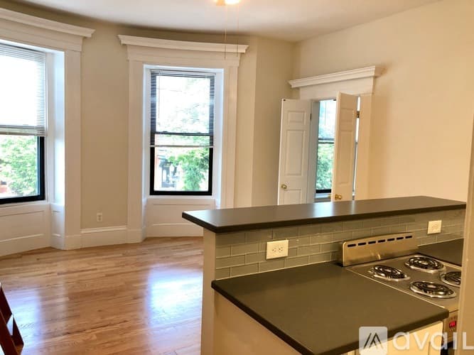 Boston Apartment: 614 Massachusetts Ave