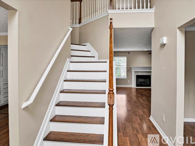 Suwanee House: 3725 Crescent Walk Lane Northeast