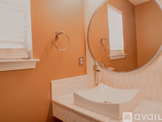 Suwanee House: 3725 Crescent Walk Lane Northeast