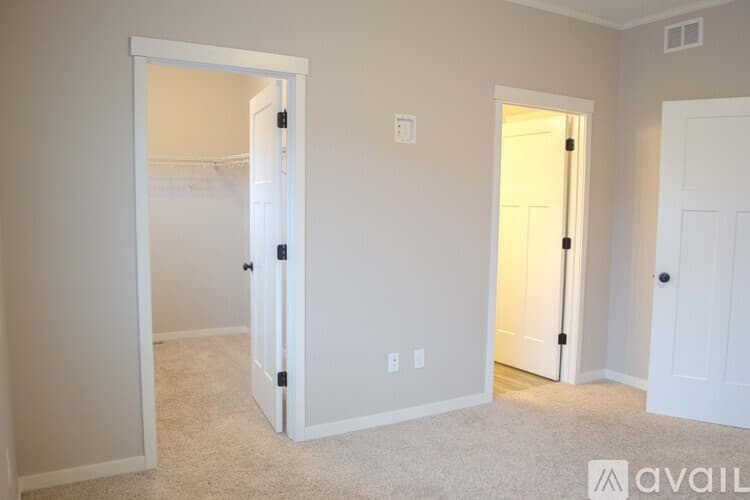 North Mankato Townhome: 412 Wall St