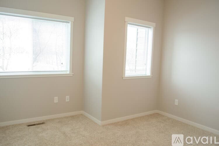 North Mankato Townhome: 412 Wall St