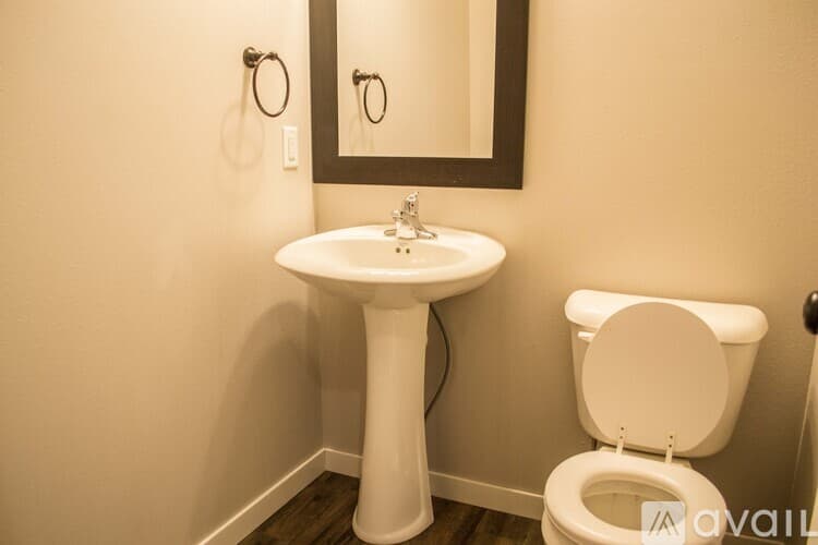 North Mankato Townhome: 412 Wall St