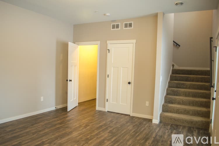 North Mankato Townhome: 412 Wall St