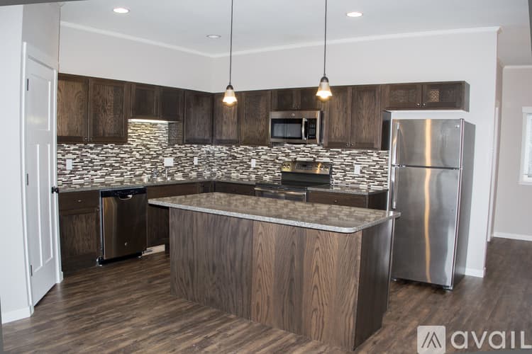 North Mankato Townhome: 412 Wall St
