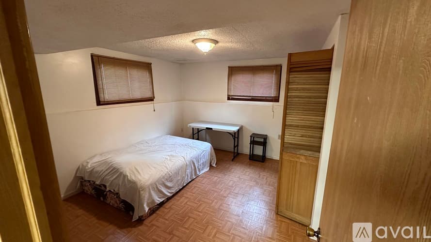 Saint Paul Apartment: 1649 N Fernwood St