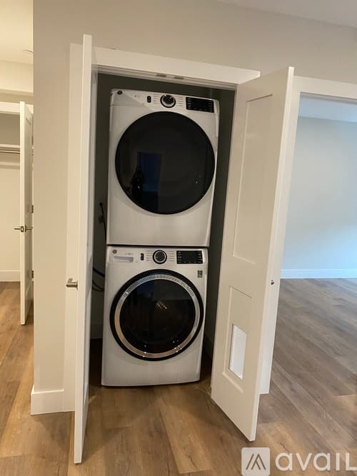 Wilton Apartment: 200 Danbury Road