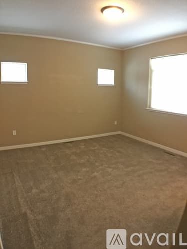Eagle Lake Townhome: 129 Linda Path