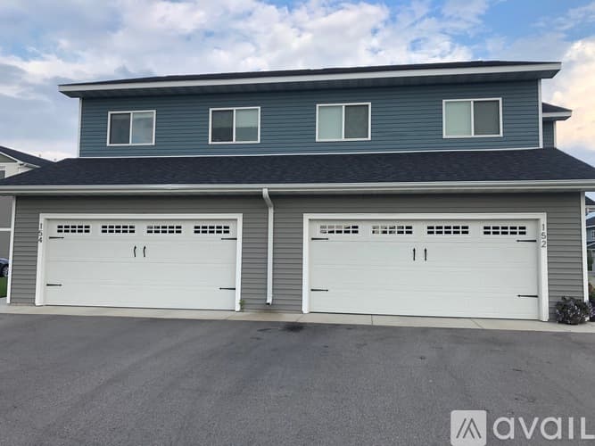 Eagle Lake Townhome: 129 Linda Path