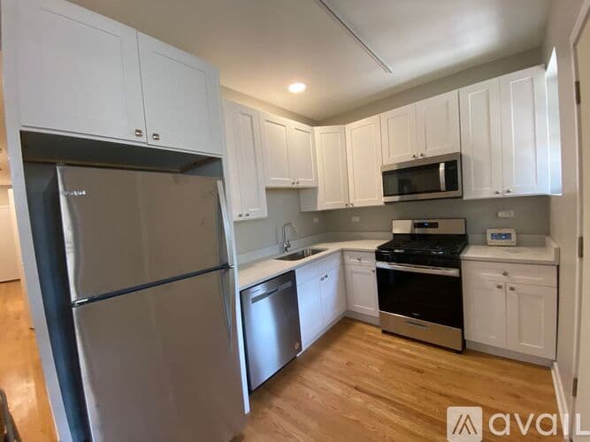 Chicago Apartment: 1745 W Wallen Ave