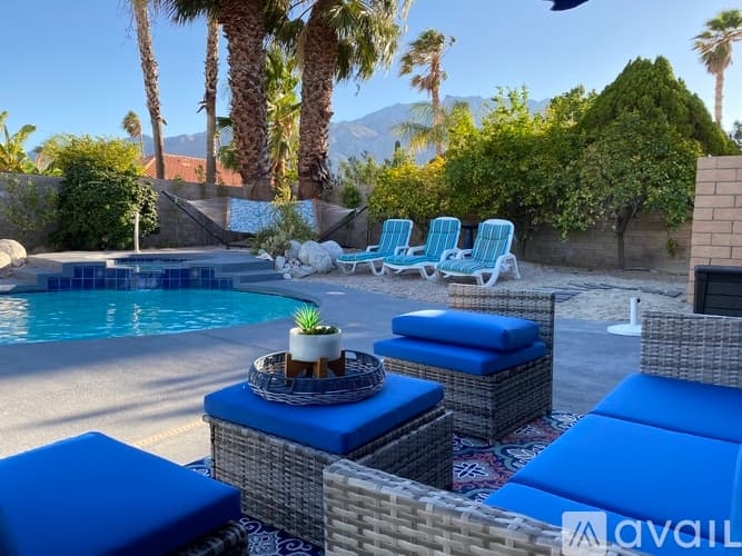 Palm Springs House: 1479 E Francis Dr