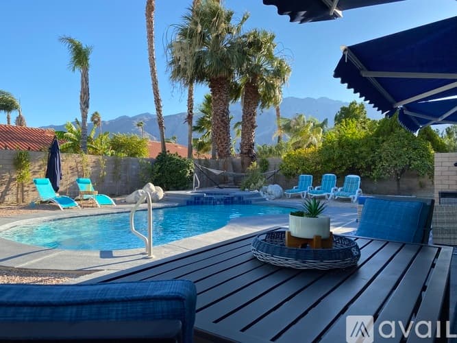 Palm Springs House: 1479 E Francis Dr