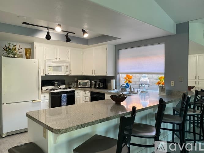 Palm Springs House: 1479 E Francis Dr