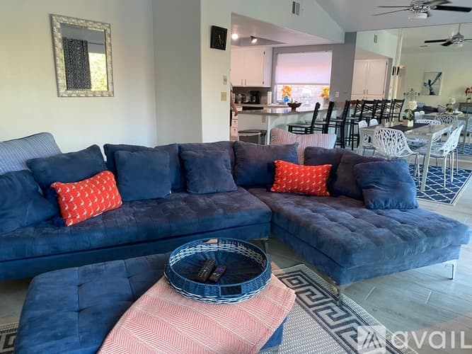Palm Springs House: 1479 E Francis Dr
