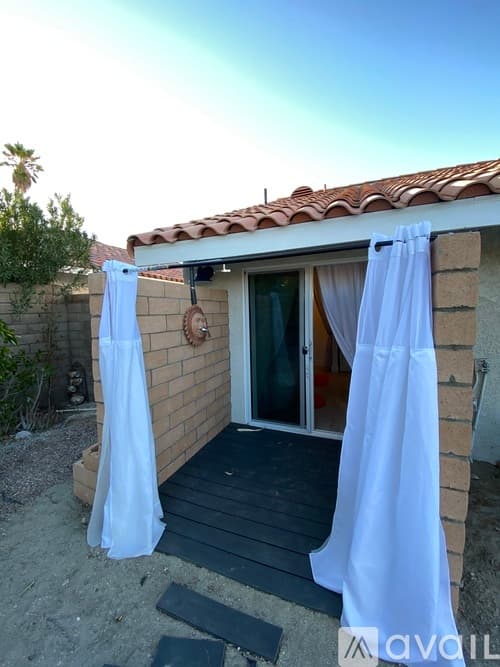 Palm Springs House: 1479 E Francis Dr