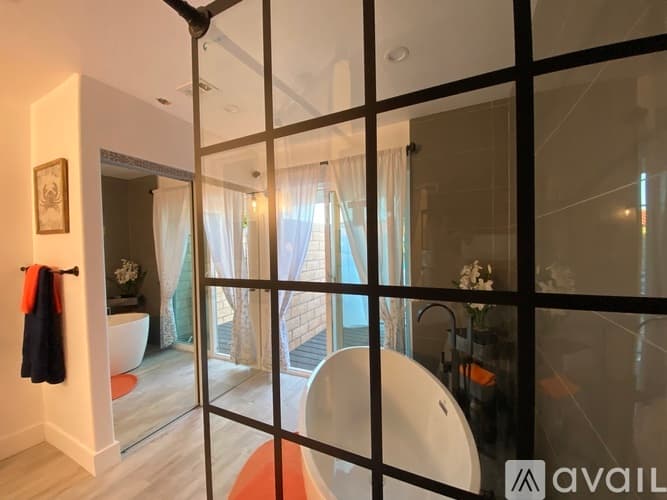 Palm Springs House: 1479 E Francis Dr