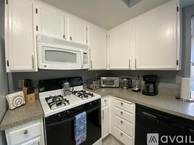 Palm Springs House: 1479 E Francis Dr