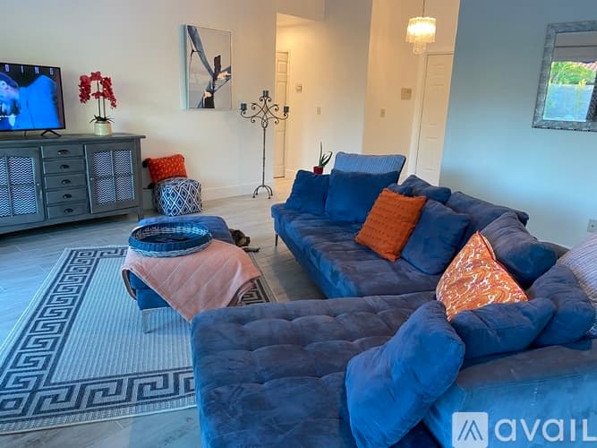 Palm Springs House: 1479 E Francis Dr