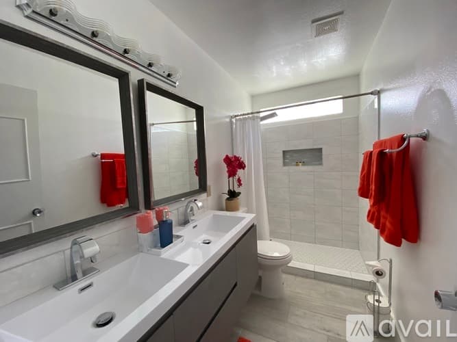 Palm Springs House: 1479 E Francis Dr