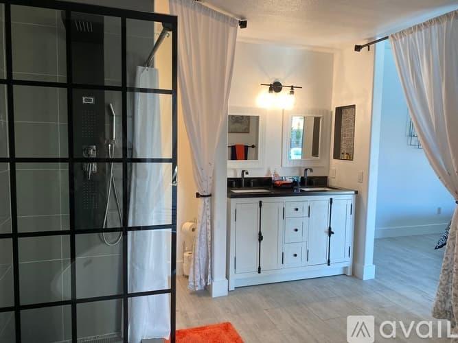 Palm Springs House: 1479 E Francis Dr