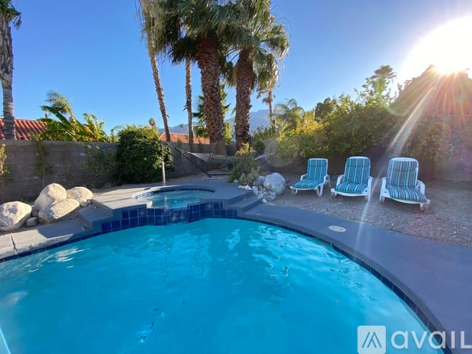 Palm Springs House: 1479 E Francis Dr