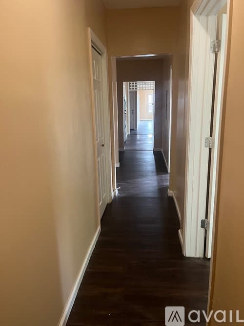 Hartford Apartment: 497 Edgewood St
