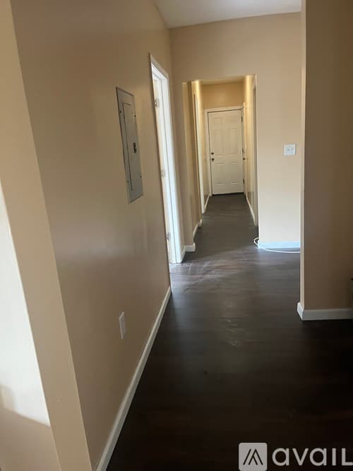 Hartford Apartment: 497 Edgewood St