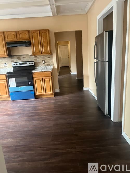 Hartford Apartment: 497 Edgewood St