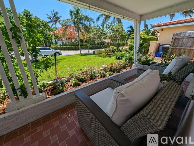 Boca Raton House: 177 NE Spanish Ct
