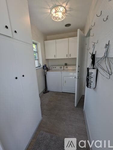 Boca Raton House: 177 NE Spanish Ct