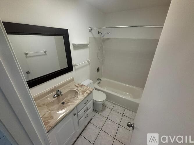 Fort Pierce Apartment: 1702 Gulfstream Avenue