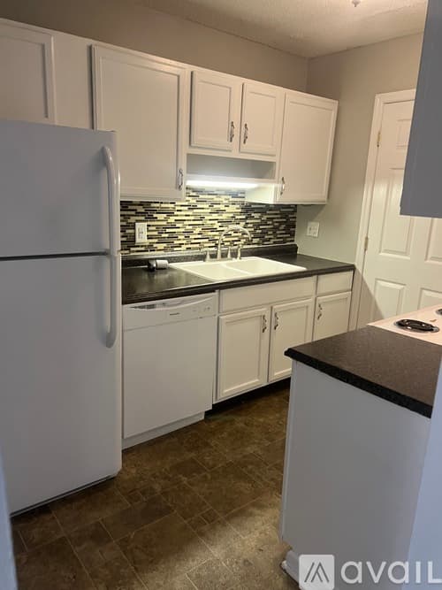 Hinesville Apartment: 906 To 914 West Pine Street