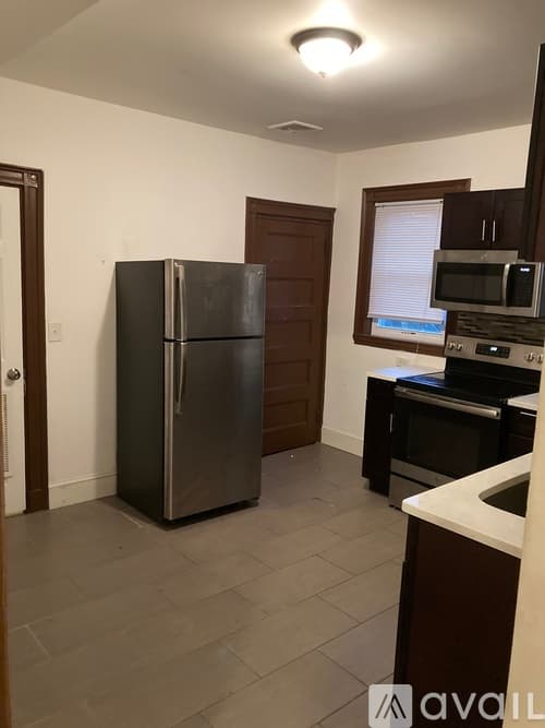 Boston Apartment: 98 Topliff St