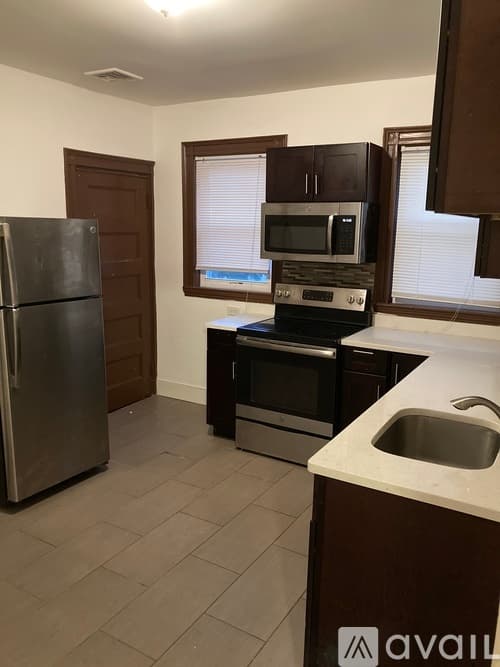 Boston Apartment: 98 Topliff St