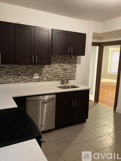 Boston Apartment: 98 Topliff St