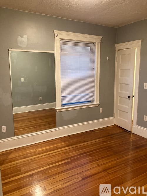 Boston Apartment: 98 Topliff St