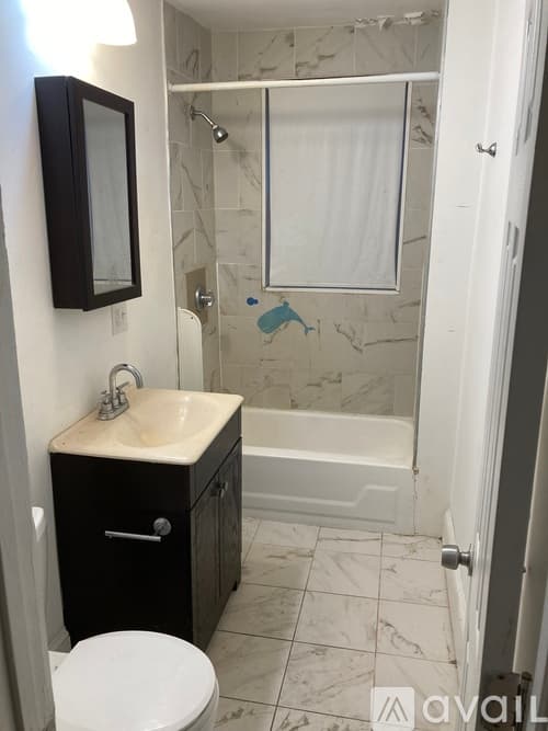 Boston Apartment: 98 Topliff St
