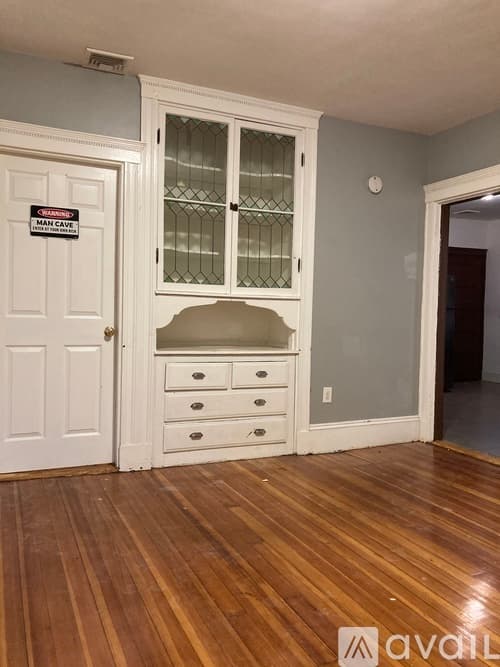 Boston Apartment: 98 Topliff St