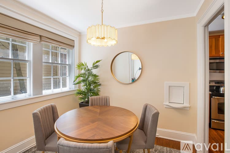 Savannah Apartment: 805 Whitaker St