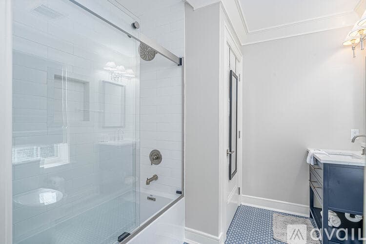 Savannah House: 109 E Gordon Ln
