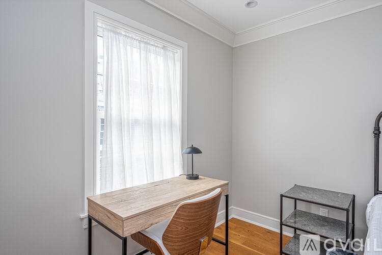 Savannah House: 109 E Gordon Ln