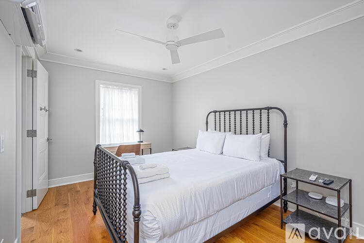 Savannah House: 109 E Gordon Ln