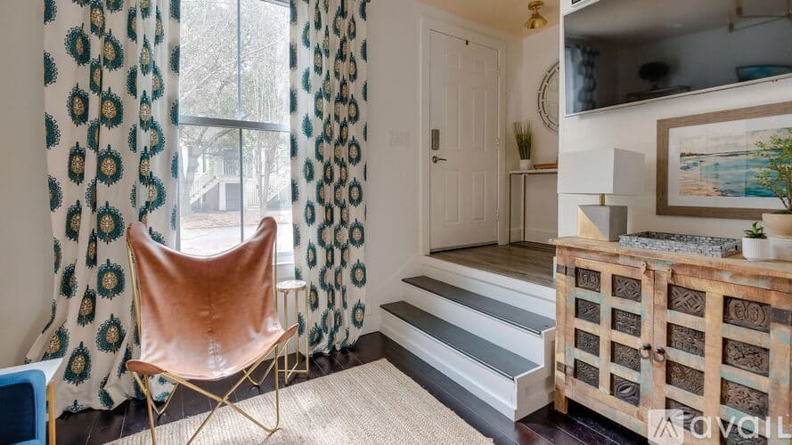 Savannah Townhome: 414 E Gaston St