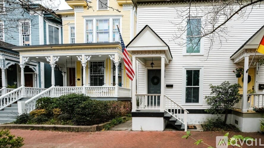 Savannah Townhome: 414 E Gaston St