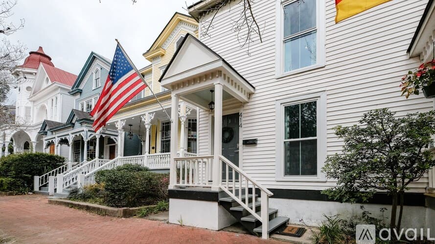 Savannah Townhome: 414 E Gaston St