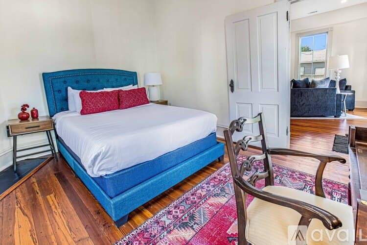 Savannah House: 2506 Jefferson St