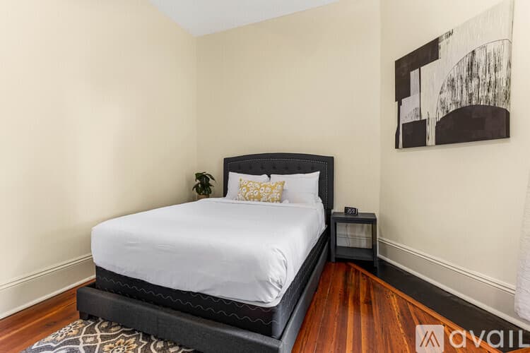 Savannah House: 2506 Jefferson St