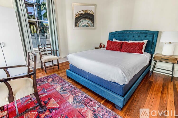 Savannah House: 2506 Jefferson St