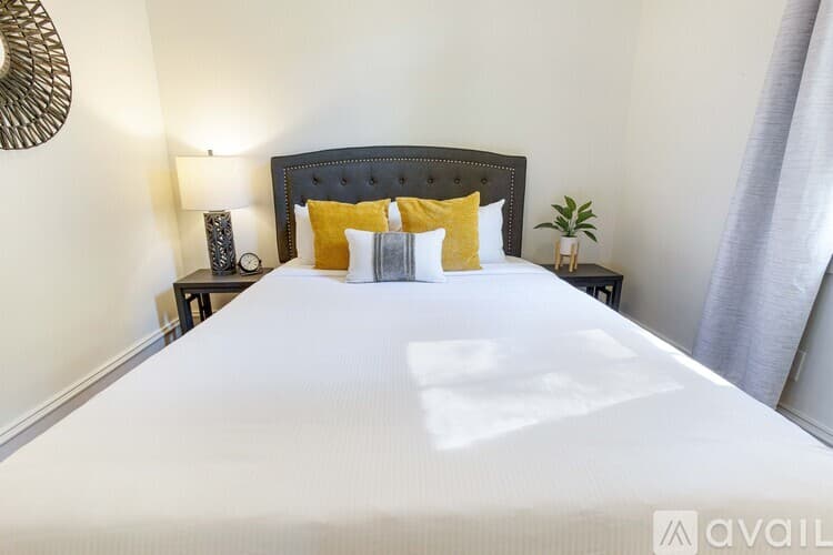 Savannah House: 2506 Jefferson St