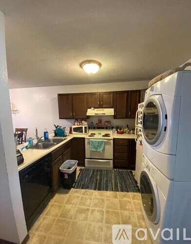 Mankato Apartment: 202 Bunting Ln