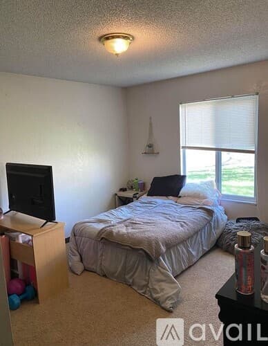 Mankato Apartment: 202 Bunting Ln